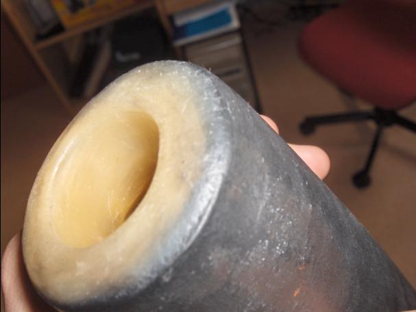 vala, on ne voit pas grand chose parcequ'elle est sous la cire