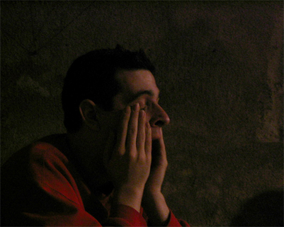 oui enfin attentif......un peu dur pour certains quand même! faut dormir la nuit obo, plutôt que de faire mumuse avec le chat!